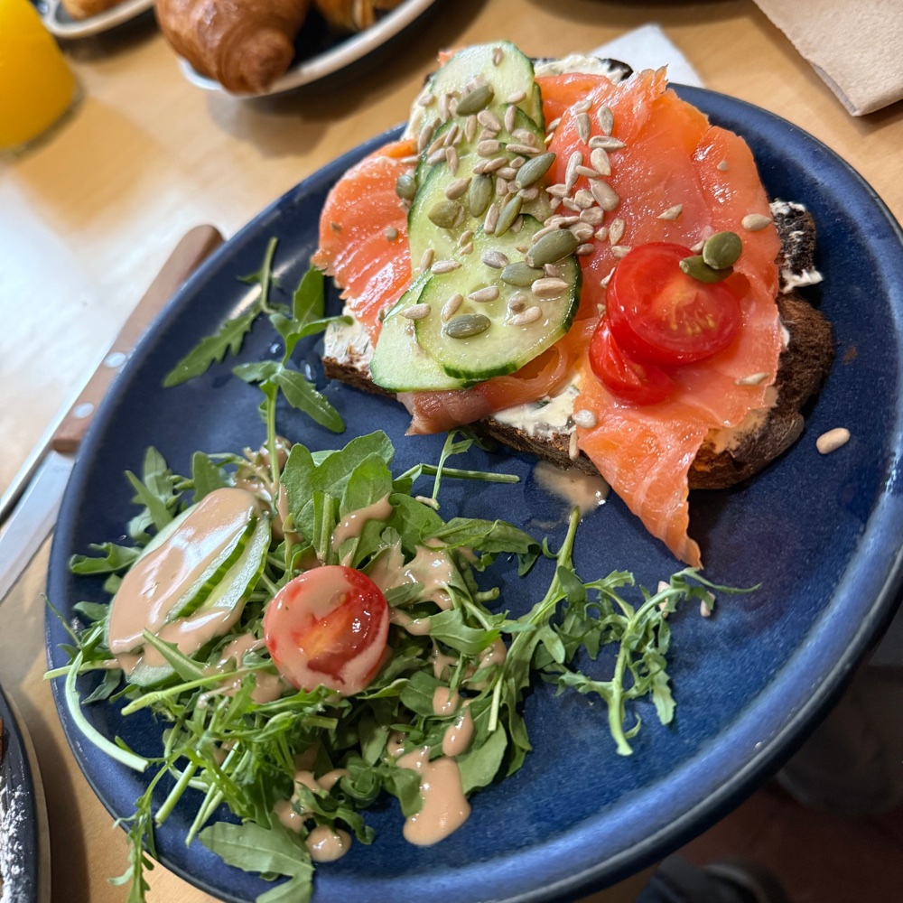 Photo of a smoked salmon toast with salad being analyzed