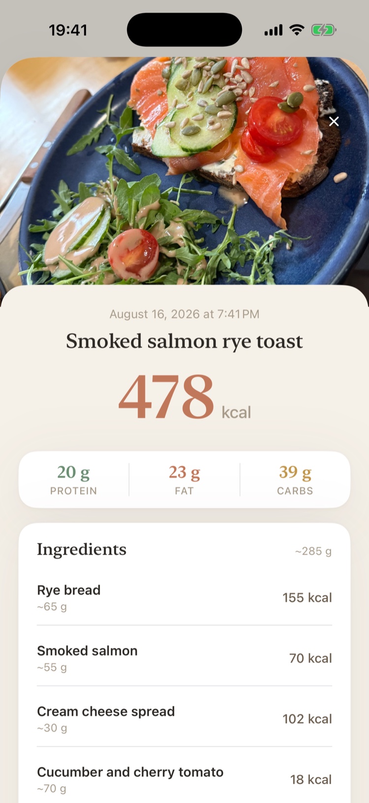 Meal detail with calories, macros and ingredients